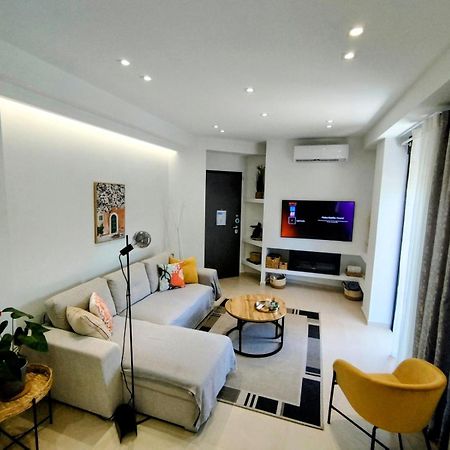 Floral Home 1 - Ground Floor Apt With Courtyard And Private Parking! Athens Ngoại thất bức ảnh