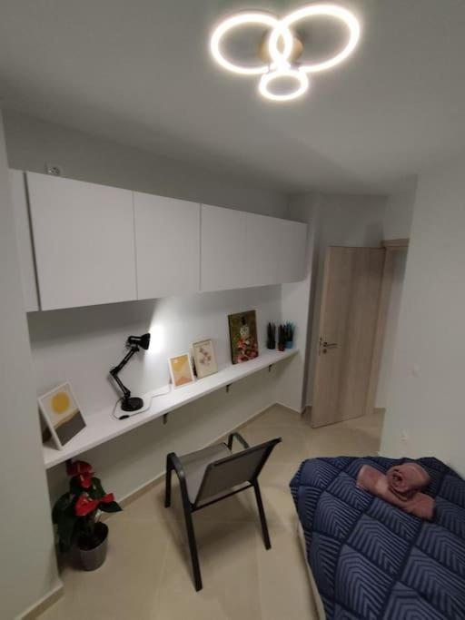 Floral Home 1 - Ground Floor Apt With Courtyard And Private Parking! Athens Ngoại thất bức ảnh