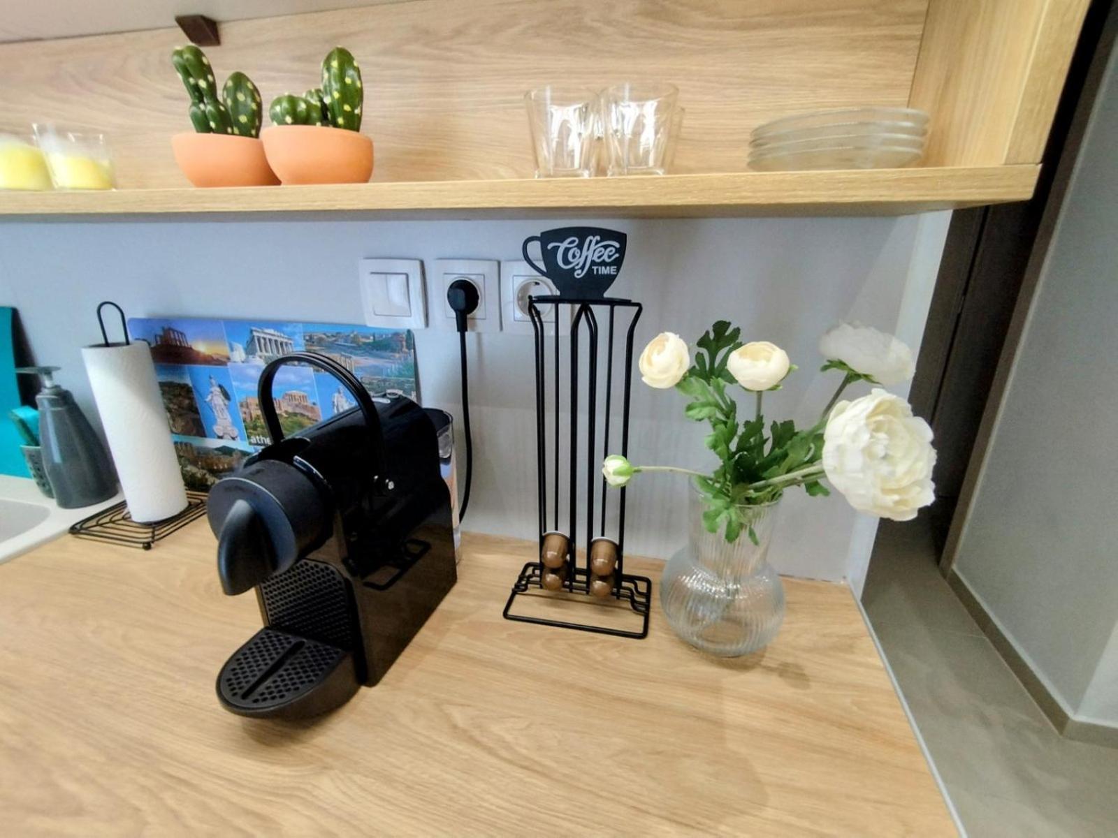 Floral Home 1 - Ground Floor Apt With Courtyard And Private Parking! Athens Ngoại thất bức ảnh