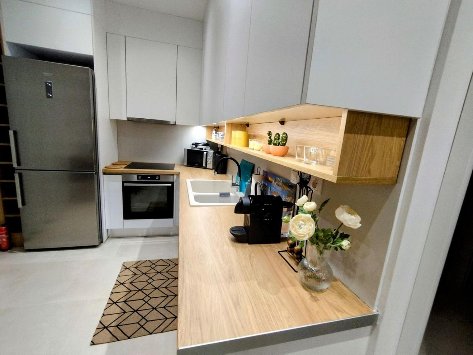Floral Home 1 - Ground Floor Apt With Courtyard And Private Parking! Athens Ngoại thất bức ảnh