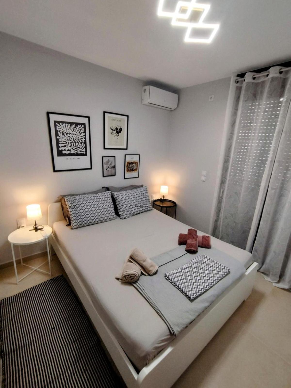 Floral Home 1 - Ground Floor Apt With Courtyard And Private Parking! Athens Ngoại thất bức ảnh