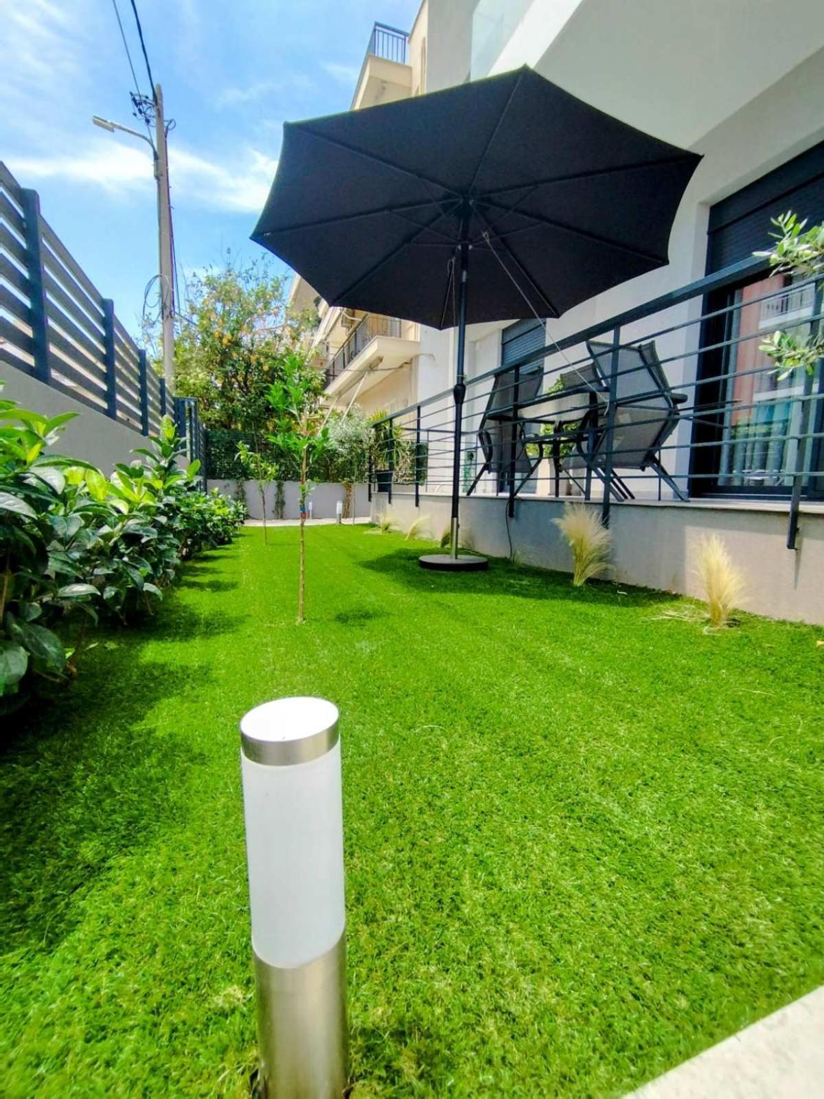 Floral Home 1 - Ground Floor Apt With Courtyard And Private Parking! Athens Ngoại thất bức ảnh